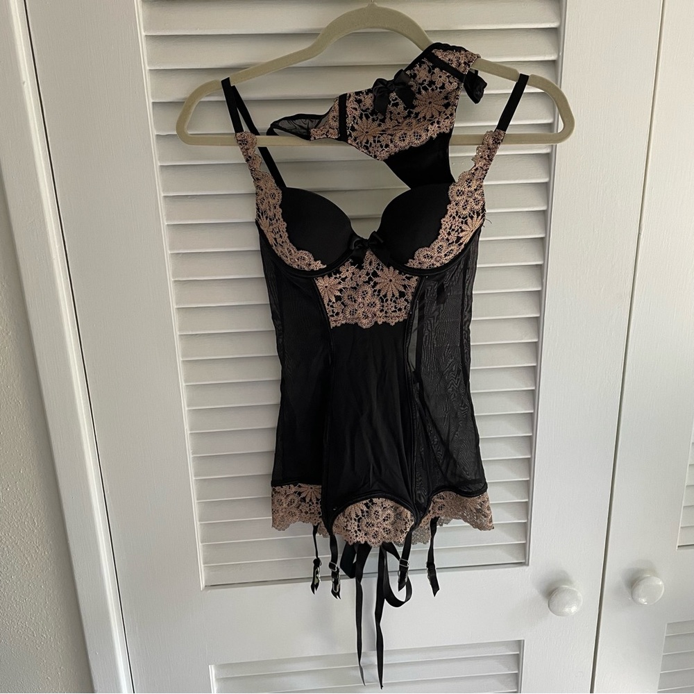 NWOT: Victoria’s Secret 32b/S black satin lace garter slip and matching panty